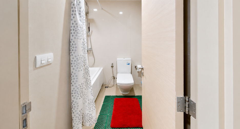 For sale 1 bed condo in Khlong Toei, Bangkok