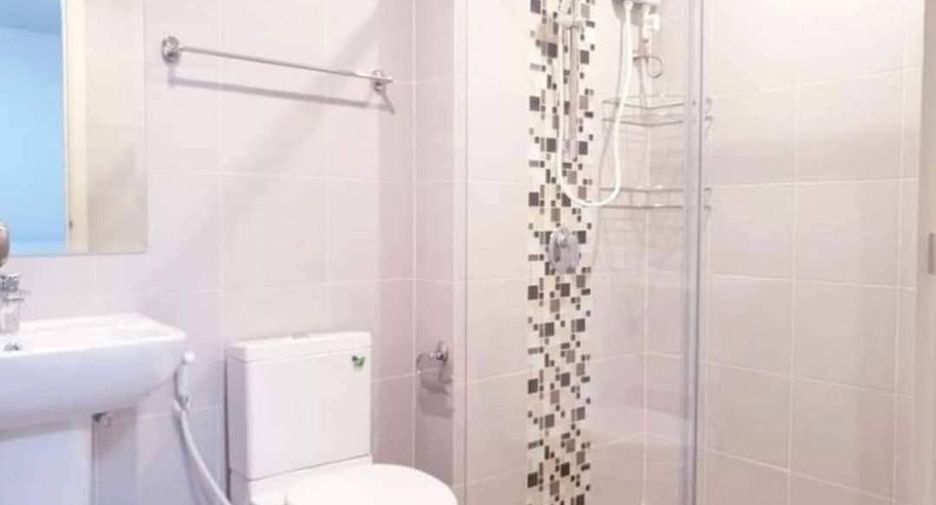 For rent 4 bedrooms condo in Watthana, Bangkok
