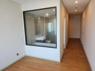 For rent 4 bedrooms condo in Watthana, Bangkok