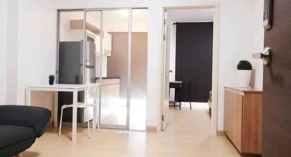 For rent 4 bedrooms condo in Watthana, Bangkok