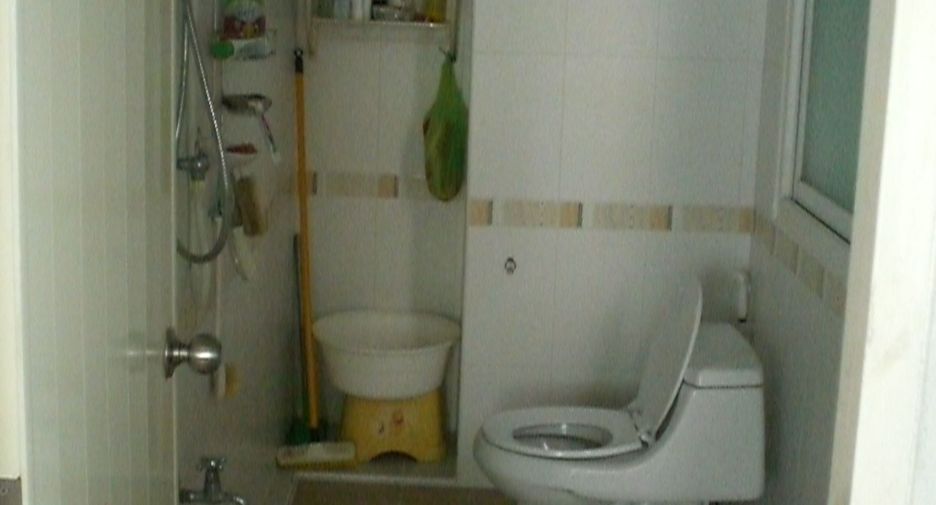 For sale 4 bedrooms townhouse in Bang Rak, Bangkok