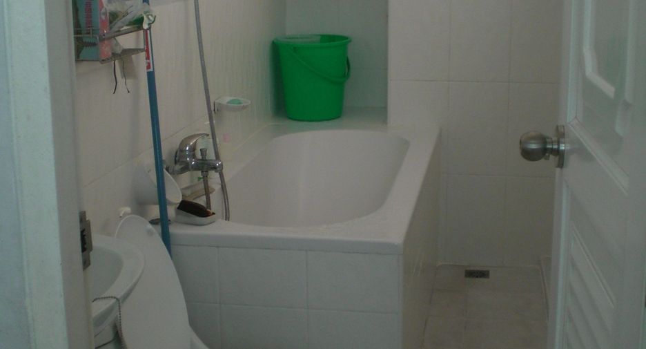 For sale 4 bedrooms townhouse in Bang Rak, Bangkok