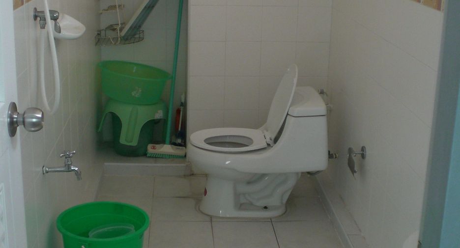 For sale 4 bedrooms townhouse in Bang Rak, Bangkok