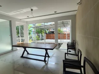 For sale 3 bedrooms house in Thon Buri, Bangkok
