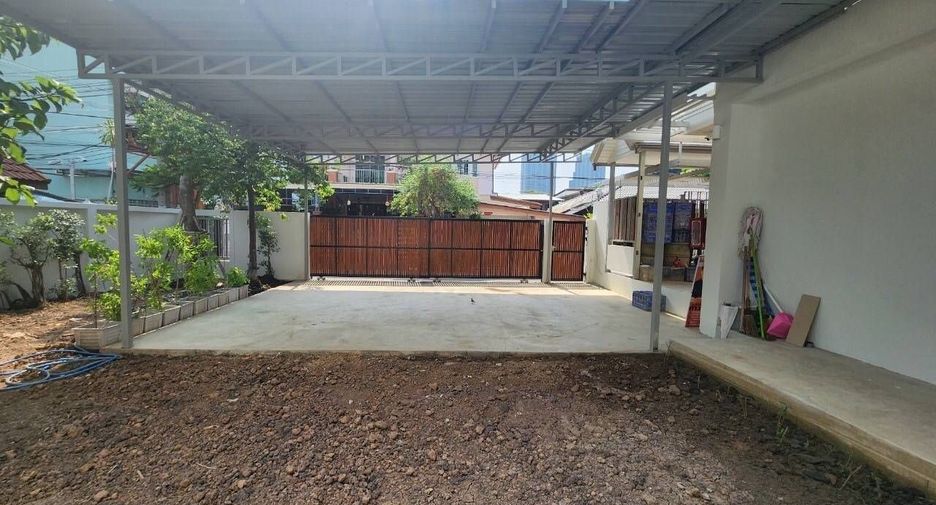 Casa en venta de 3 habitaciones en Thon Buri, Bangkok