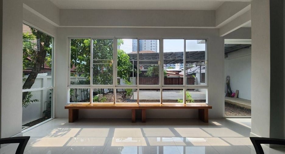 Casa en venta de 3 habitaciones en Thon Buri, Bangkok