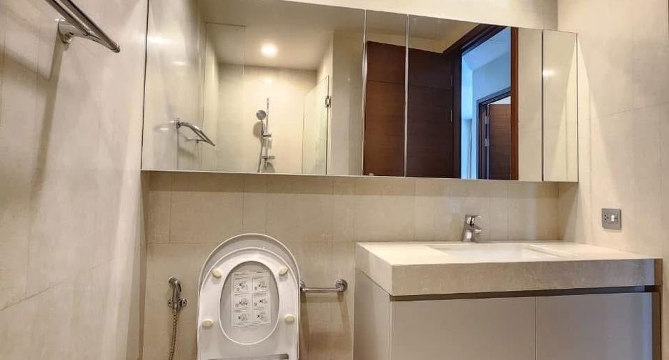 For rent 2 bedrooms condo in Watthana, Bangkok