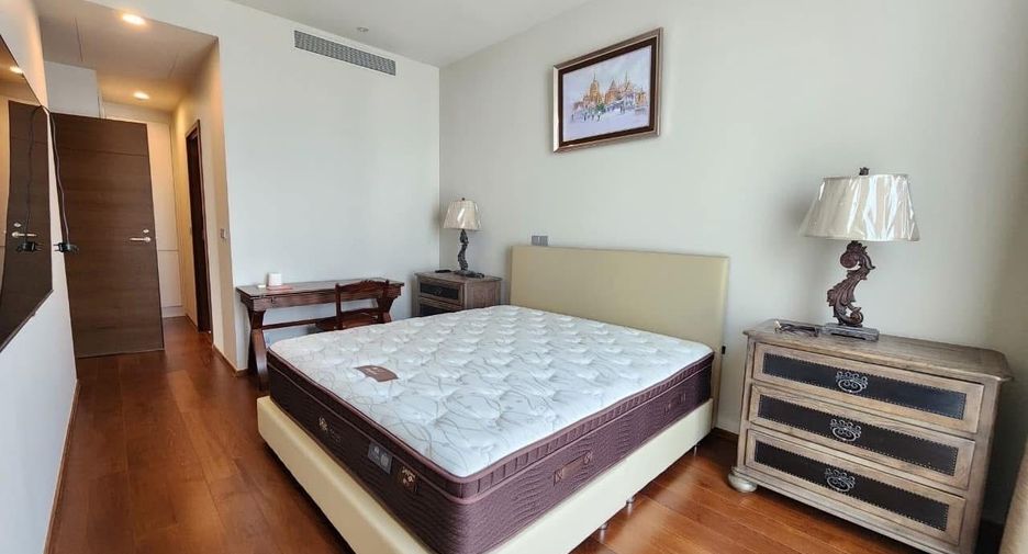 For rent 2 bedrooms condo in Watthana, Bangkok