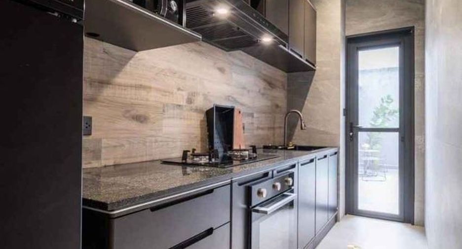 Villa en alquiler de 4 habitaciones en Bang Lamung, Chonburi