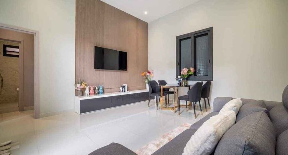 Villa en alquiler de 4 habitaciones en Bang Lamung, Chonburi