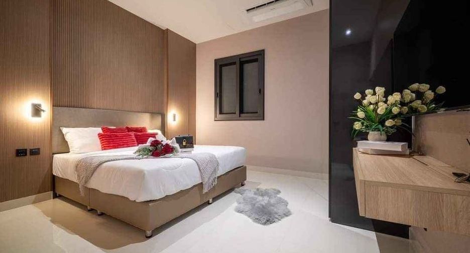 Villa en alquiler de 4 habitaciones en Bang Lamung, Chonburi