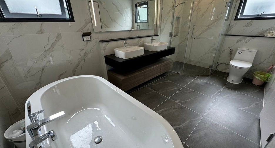 Casa en venta de 4 habitaciones en Bang Phli, Samut Prakan