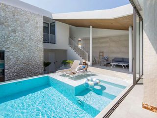 À vendre et à louer 4 chambres villa à Na Jomtien, Pattaya