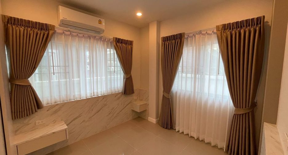 Casa en venta de 3 habitaciones en San Kamphaeng, Chiang Mai