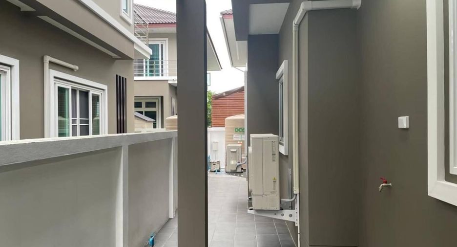 Casa en venta de 3 habitaciones en San Kamphaeng, Chiang Mai