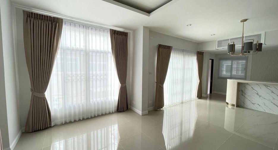 Casa en venta de 3 habitaciones en San Kamphaeng, Chiang Mai