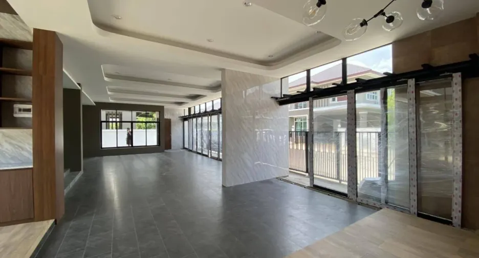 Casa en venta de 3 habitaciones en San Kamphaeng, Chiang Mai