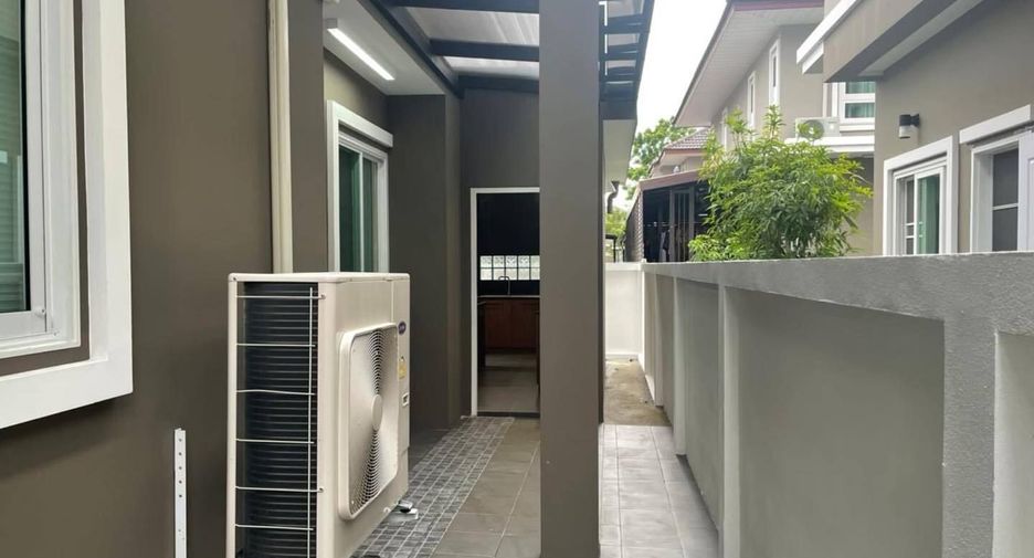 Casa en venta de 3 habitaciones en San Kamphaeng, Chiang Mai