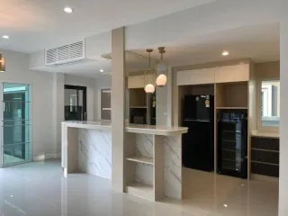 Casa en venta de 3 habitaciones en San Kamphaeng, Chiang Mai