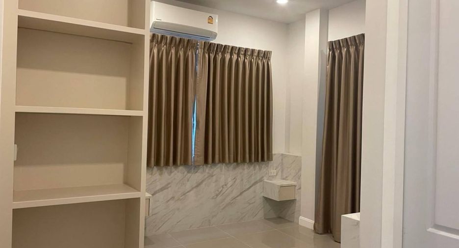 Casa en venta de 3 habitaciones en San Kamphaeng, Chiang Mai