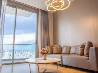 For rent 3 bedrooms condo in Khlong San, Bangkok