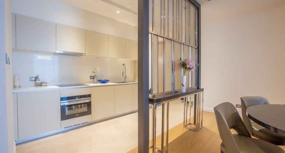 Condo en alquiler de 3 habitaciones en Khlong San, Bangkok