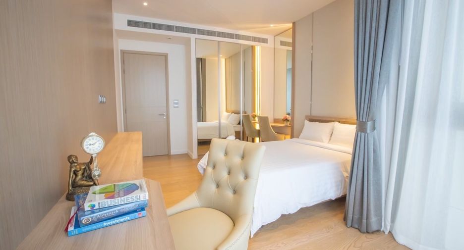 Condo en alquiler de 3 habitaciones en Khlong San, Bangkok