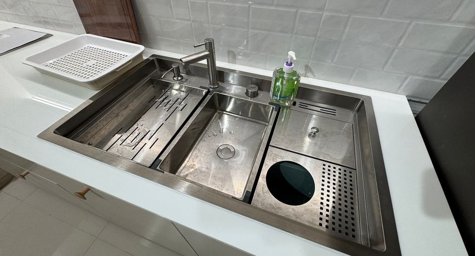 For rent 1 bed condo in Huai Khwang, Bangkok