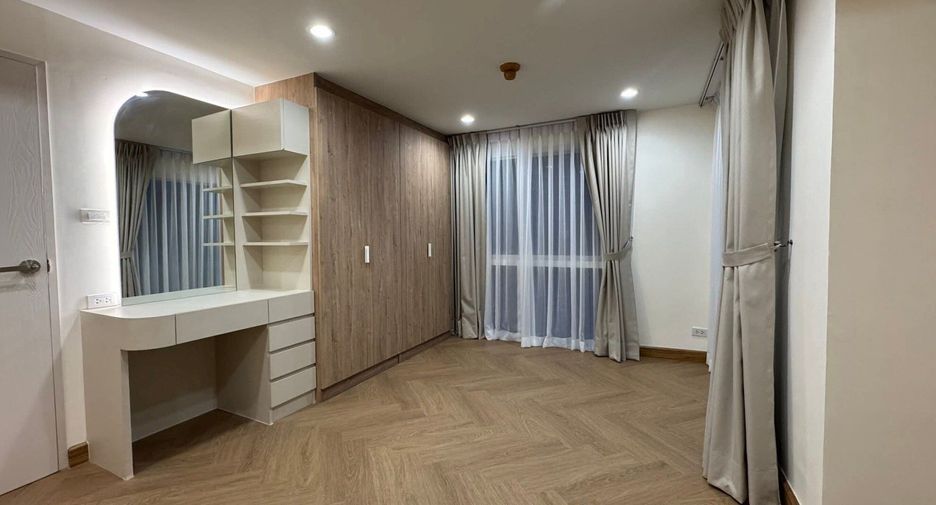 For rent 1 bed condo in Huai Khwang, Bangkok