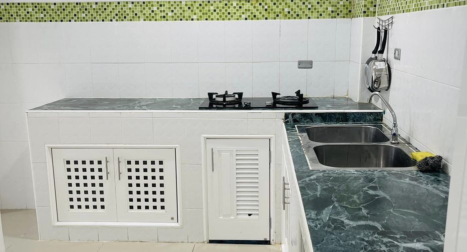 For rent 3 bedrooms townhouse in Mueang Phuket, Phuket