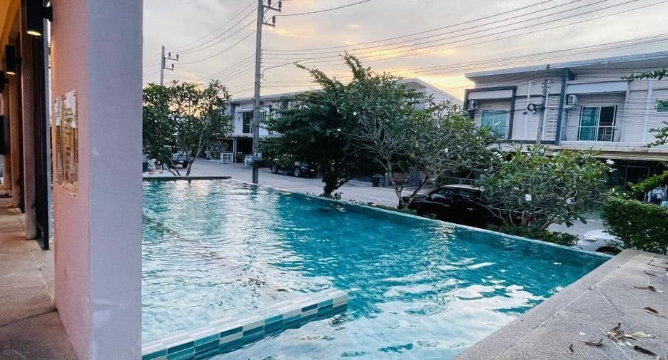 For rent 3 bedrooms townhouse in Mueang Phuket, Phuket