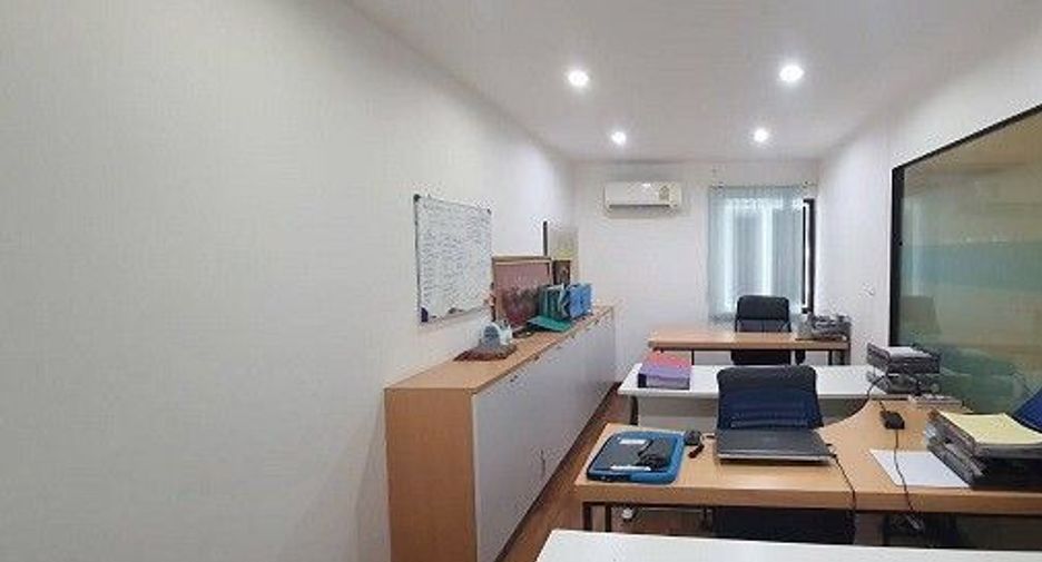 For sale 5 ベッドルーム townhouse in Suan Luang, Bangkok