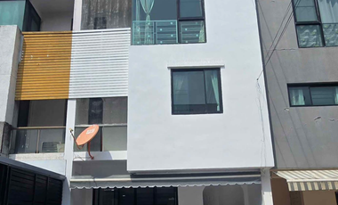 For rent 3 bedrooms townhouse in Mueang Samut Prakan, Samut Prakan