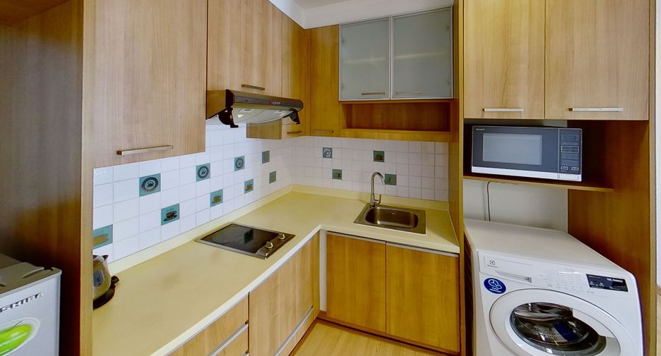 For rent 2 bedrooms condo in Khlong Toei, Bangkok