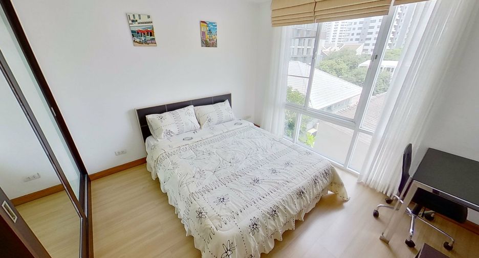 For rent 2 bedrooms condo in Khlong Toei, Bangkok