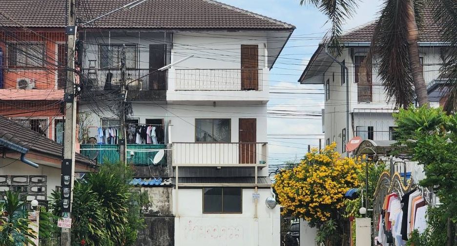 For sale 4 bedrooms retail Space in Bang Lamung, Chonburi