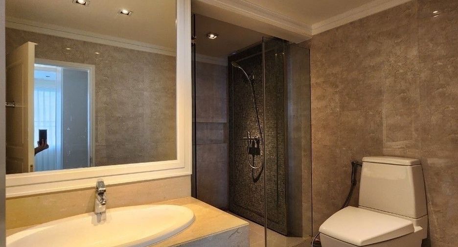 For rent 1 bed apartment in Pathum Wan, Bangkok