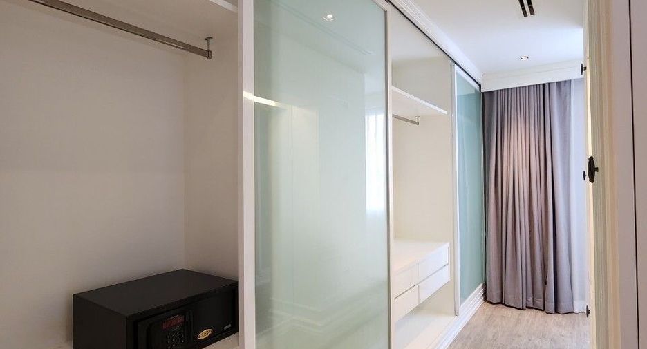 For rent 1 bed apartment in Pathum Wan, Bangkok