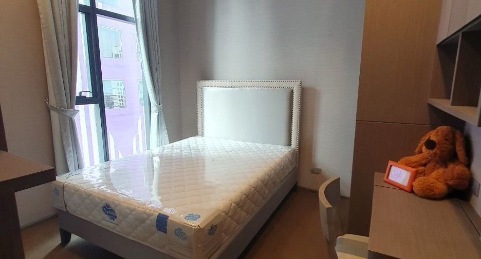 For rent 2 bedrooms condo in Sathon, Bangkok