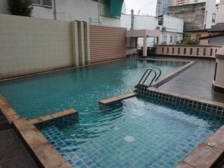 For rent 2 bedrooms apartment in Watthana, Bangkok