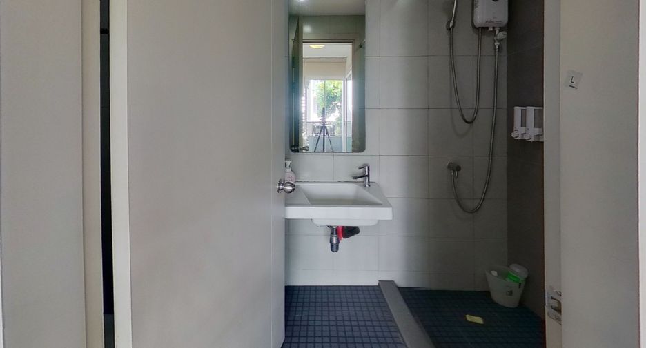 For sale studio condo in Bang Na, Bangkok