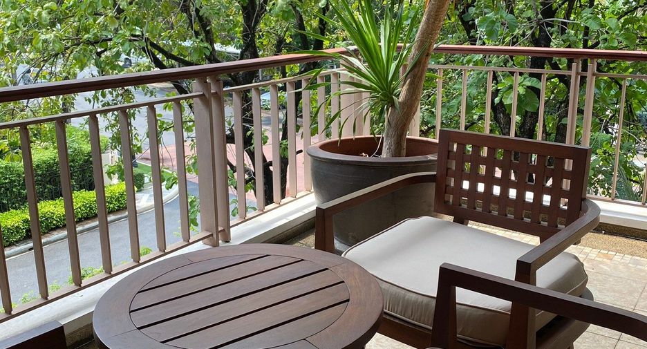 Casa en venta y en alquiler de 5 habitaciones en Watthana, Bangkok
