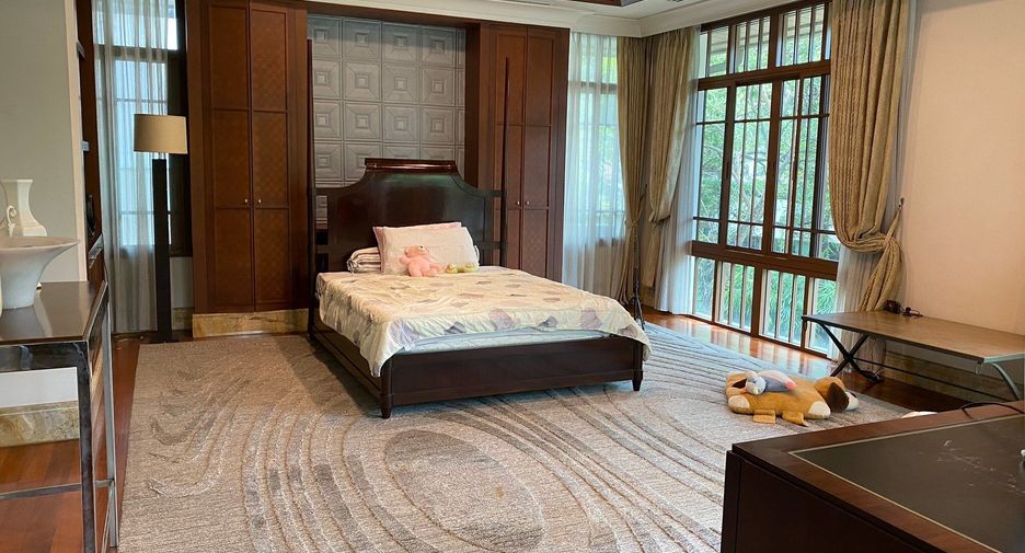 Casa en venta y en alquiler de 5 habitaciones en Watthana, Bangkok