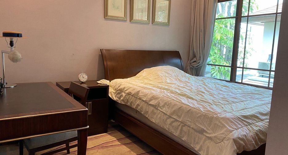 Casa en venta y en alquiler de 5 habitaciones en Watthana, Bangkok