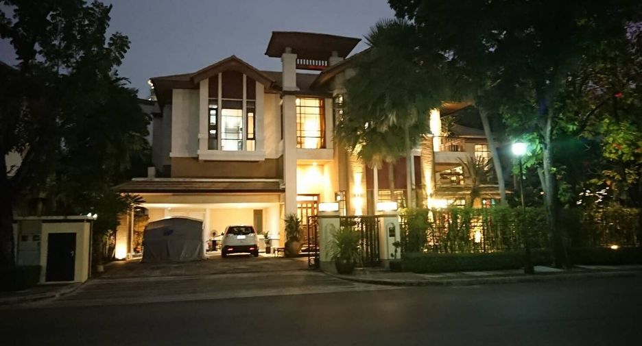 Casa en venta y en alquiler de 5 habitaciones en Watthana, Bangkok