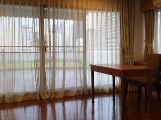 For rent 4 bedrooms condo in Watthana, Bangkok