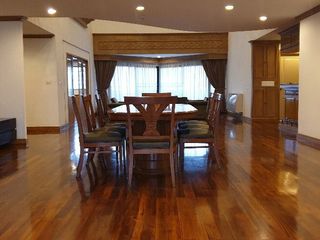 For rent 4 bedrooms condo in Watthana, Bangkok