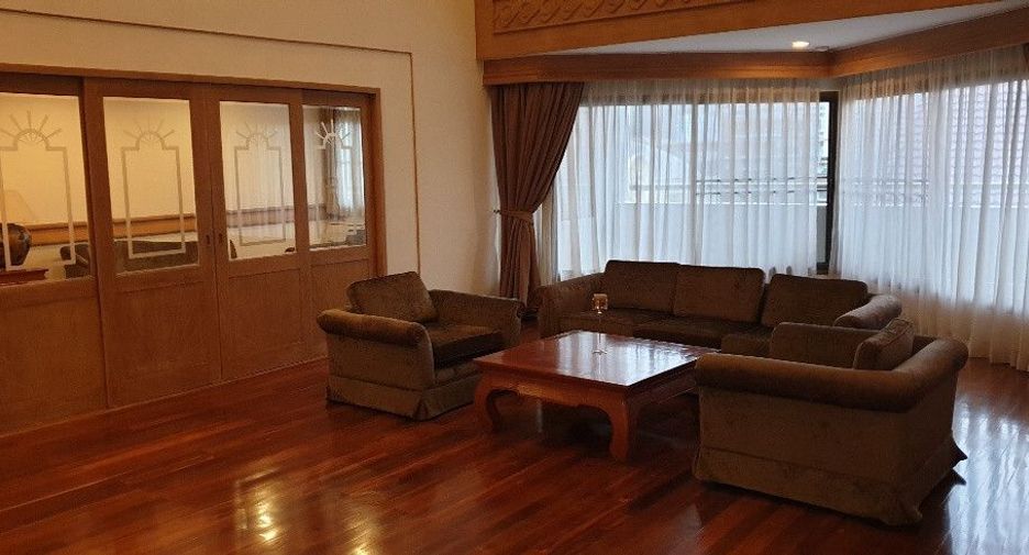 Condo en alquiler de 4 habitaciones en Watthana, Bangkok