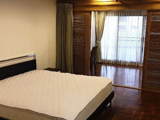 For rent 4 bedrooms condo in Watthana, Bangkok