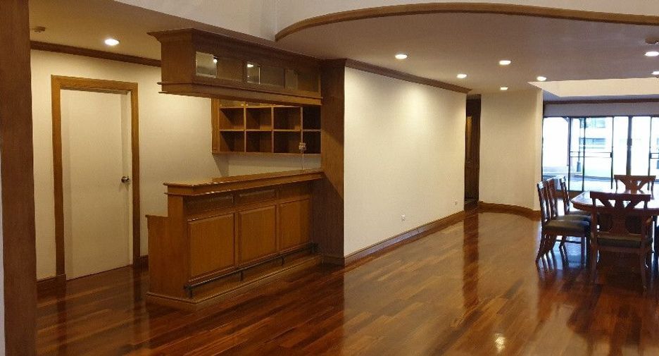 Condo en alquiler de 4 habitaciones en Watthana, Bangkok